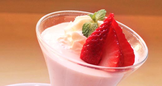 〈季節限定〉いちごたっぷり♪苺のババロア